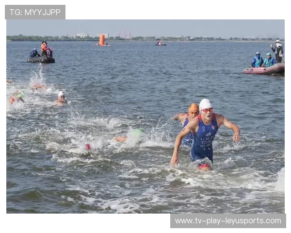 铁人三项选手冲刺时鞋子掉了仍第一
