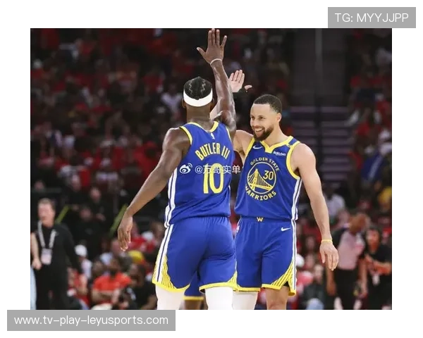 勇士大胜太阳，库里和穆迪带领球队轻松取胜，库里经典比赛勇士vs奇才