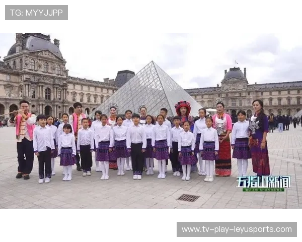 巴黎街头开幕式传递多元文化精神，巴黎街头风格